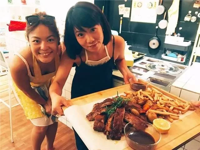 面馆兼职靠谱不，开个店要投多少钱，一年能赚多少？