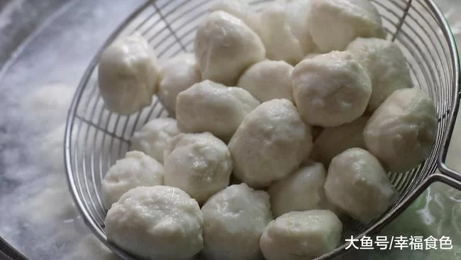 兼职做鱼丸靠谱吗？鱼丸怎么做又滑又嫩还无刺好吃？