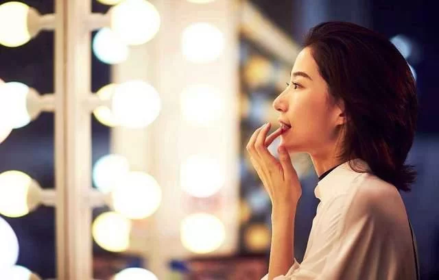 兼职做了小姐，以后的人生真的还能像普通人那样吗？