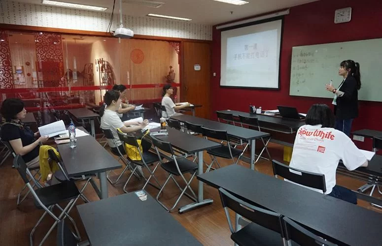 兼职上课要准备啥，成考在职研究生需要去学校吗？