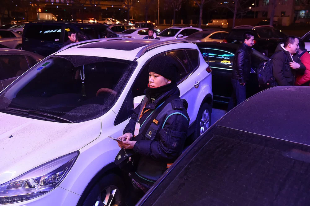 兼职代驾需要满足哪些条件，和送外卖哪个更适合？