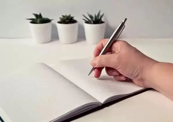 现在上班族适合做哪些副业靠谱又赚钱还能在家做？