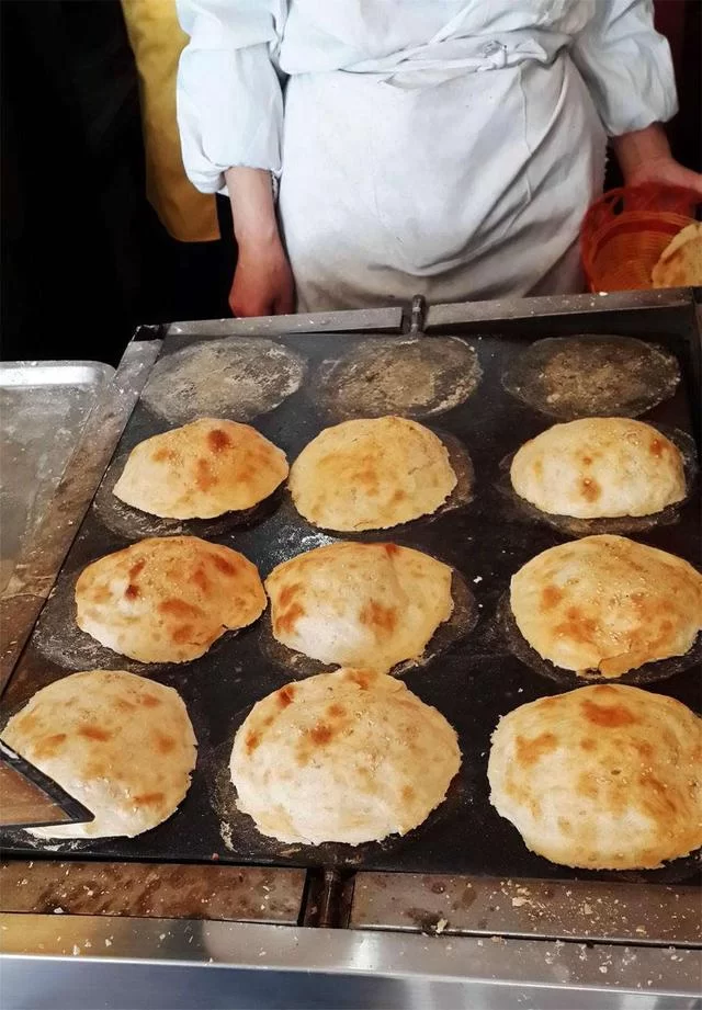 武大郎卖的炊饼是馒头还是烧饼？现在直播卖啥炊饼？