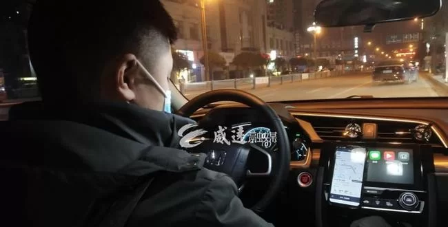 晚上做代驾兼职能赚多少钱，和外卖比哪个更适合做？