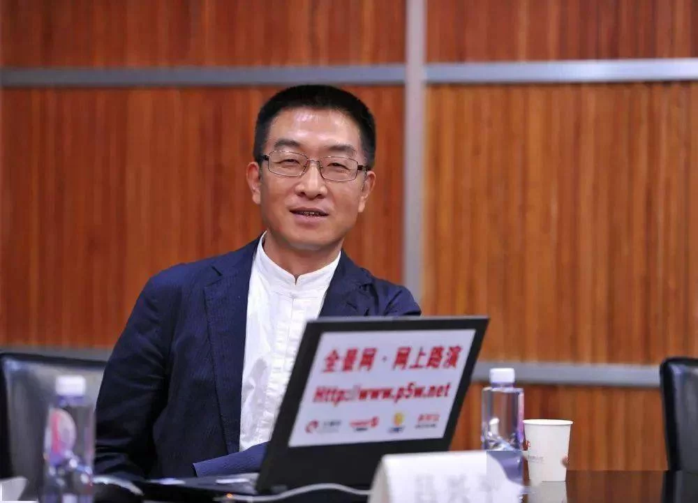 执行董事能兼任经理吗，责任和监事能同一个人吗？