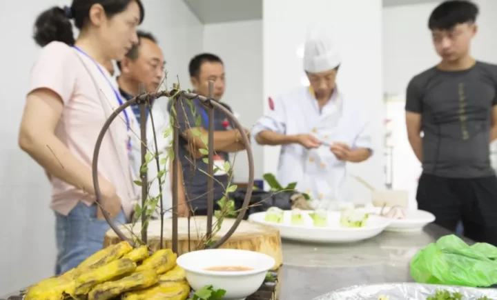 年轻人想兼职做轻食，什么生意又清闲又稳定好做？