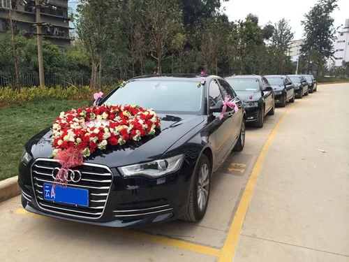 婚车车队选白色还是黑色好？租辆奔驰一天多少钱？