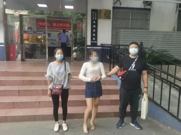 女生兼职服务员真的累吗？实际体验，体力活还好吗？
