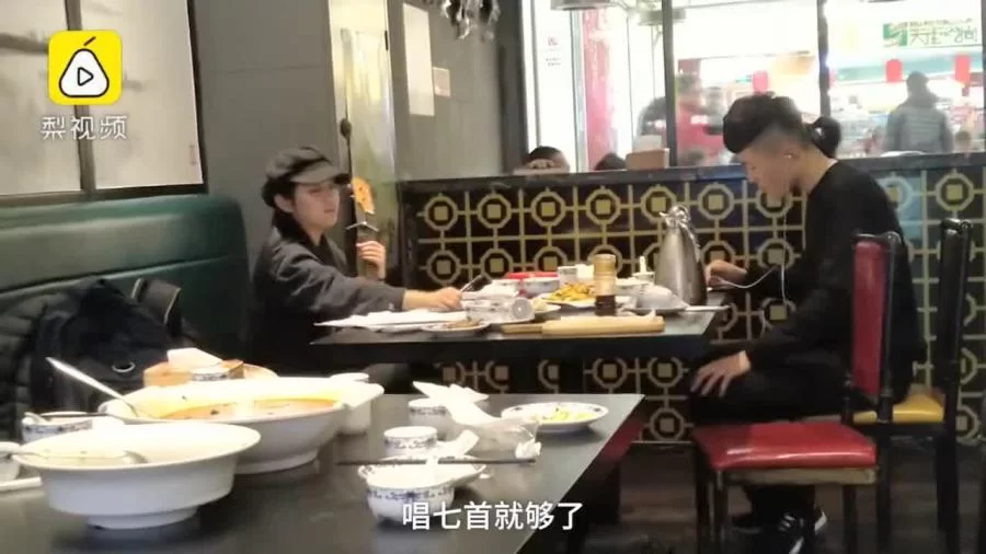 大学生假期兼职唱歌，是兼职好工作吗？收获多不多？