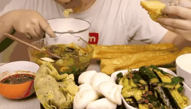 午饭吃完就犯困是咋回事？家常菜这样搭配能解决？