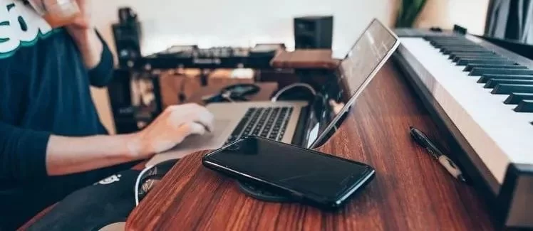 副业和主业，到底该先顾哪个才能生存发展都不耽误？