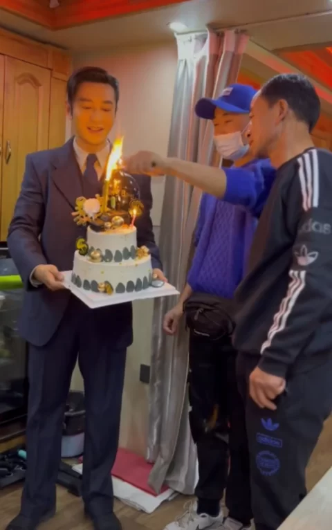 兼职司机送蛋糕是真的吗？兼职送外卖需要健康证吗？