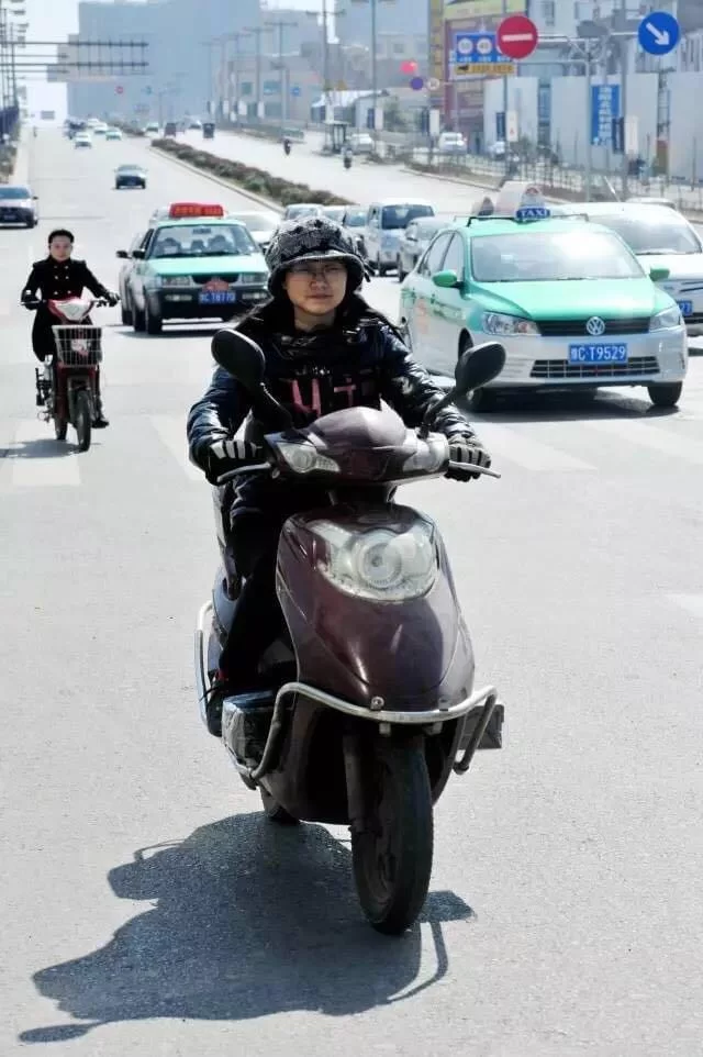 兼职副业快递员能做吗？在家做这些兼职赚钱靠谱？