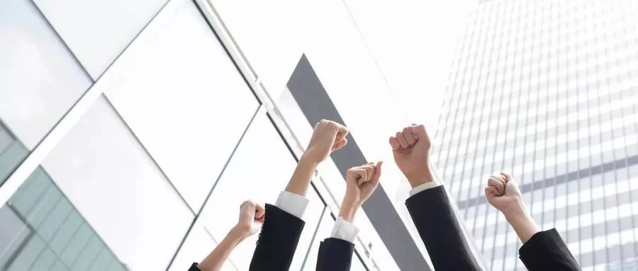 公司职员能搞副业吗？公职人员哪些副业能放心干呢？