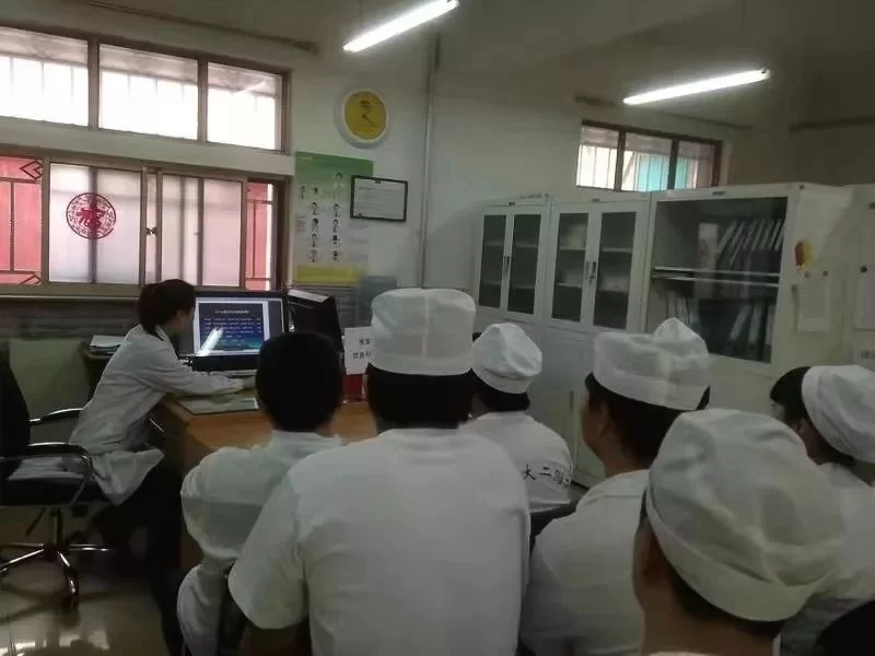 全封闭学校兼职卫生保健师，好做吗？体罚风险大吗？