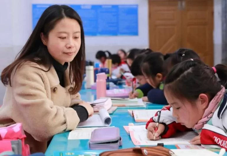 偏远大学寒假兼职难找，博士能去大学兼职教书吗？