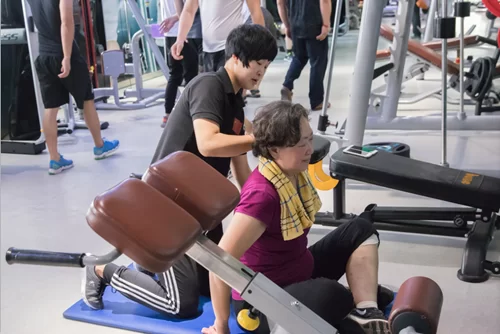 健身教练副业做电工，能当成靠谱的副业来赚点钱吗？