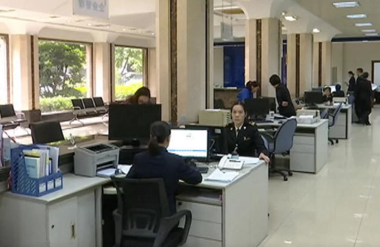 做副业违法吗?公务员上班族体制内合法副业有哪些?