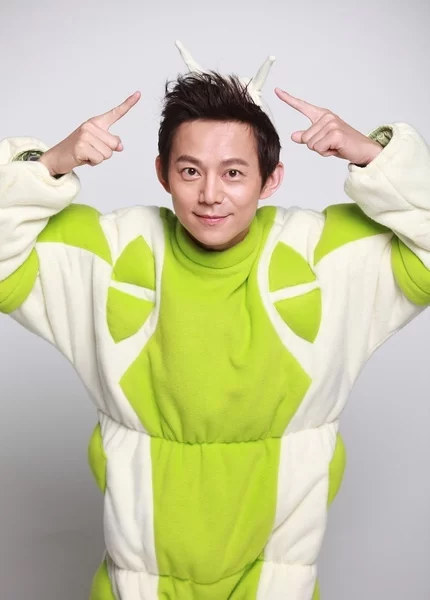 何炅副业有哪些?他主持和参加的综艺节目有哪些?