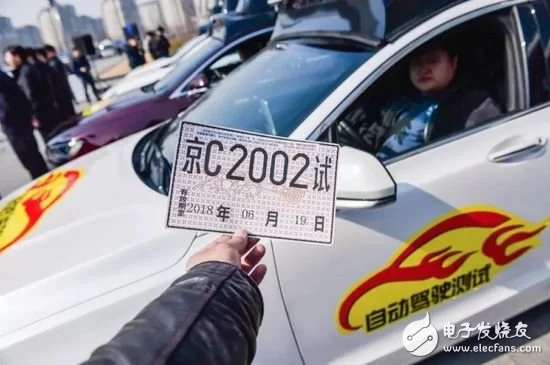 会开车能做哪些副业,女生自己开车为啥更有吸引力?