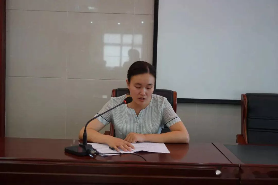 企业工会干事是兼职吗?工会干部兼职问题咋处理?