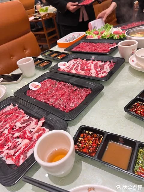 传记牛肉火锅兼职靠谱不?九记潮汕牛肉火锅能去吗?