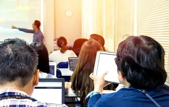 体制内可以搞副业吗?适合上班族的合法副业有哪些?