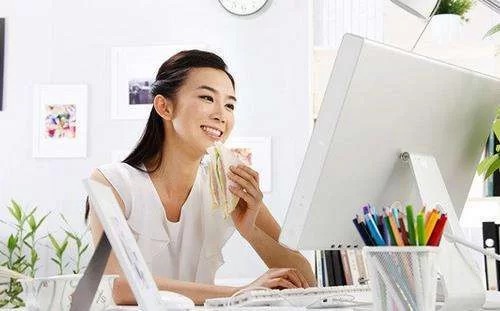 什么副业既能赚钱又能锻炼口才,上班族女生适合做?