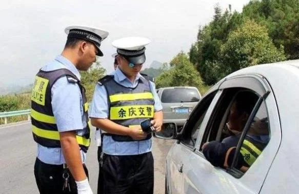 交警上班族大学生,小县城AI副业咋搞能赚更多钱?