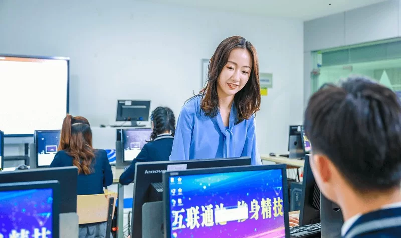 互联网高校兼职靠谱吗,规范和党政兼职问题咋解决?