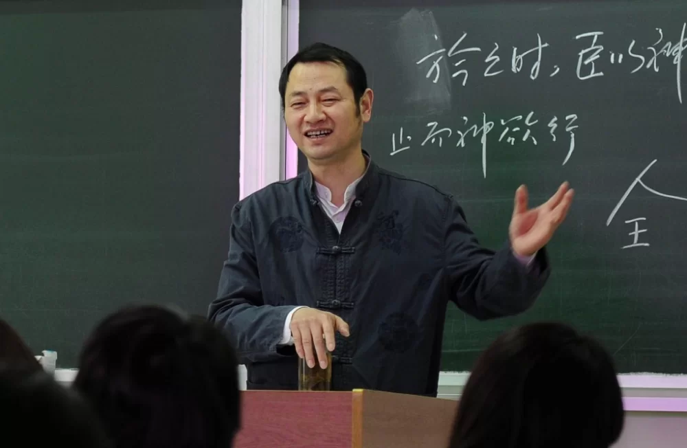 事业编制老师能搞副业吗?哪些副业适合又不会丢编制?