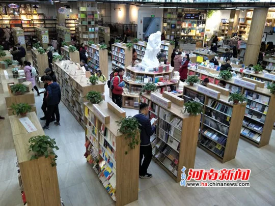 书店除了卖书,还能干啥副业?买不到的书有啥说法?