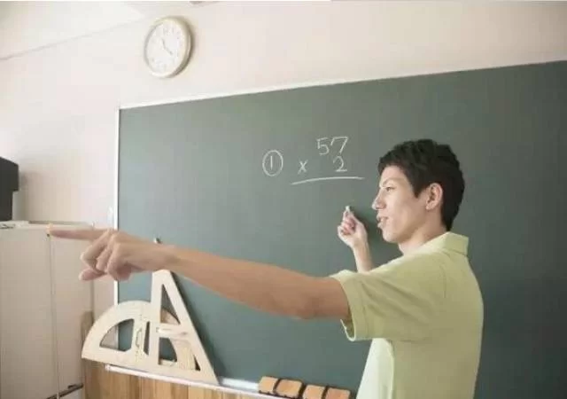 乡村男教师副业能干点啥,兼顾教学还能多赚点钱?