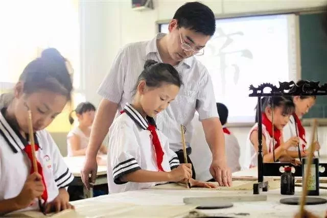 义乌想找书法老师兼职赚钱,去哪里找机会多又靠谱?