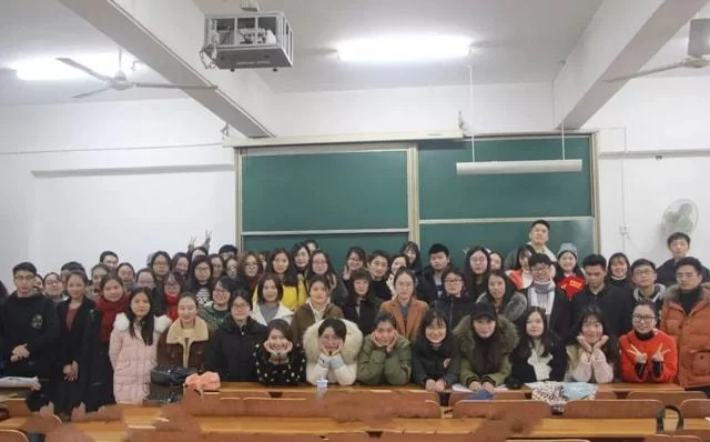 二战考研家长要做什么,怎么帮孩子选考点和减压?