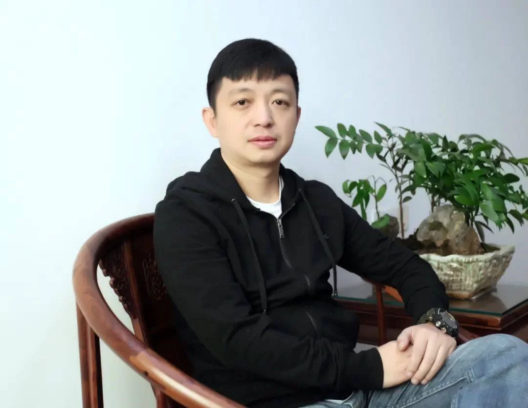 主播干副业搞事业,从基层公务员干起,真的合理吗?