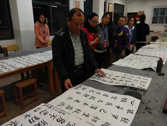 书法毕业能干啥兼职工作?当老师办展览赚钱靠谱不?
