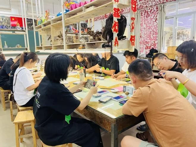 乡下美术老师能做哪些副业?放羊班也能当副业赚钱吗?