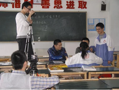 乌鲁木齐学生兼职群在哪招,假期工工资申报咋弄?