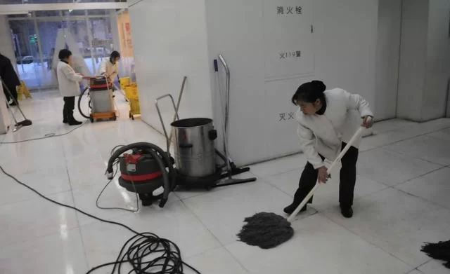 临时兼职保安社保用不用交?工资一天能有多少钱?