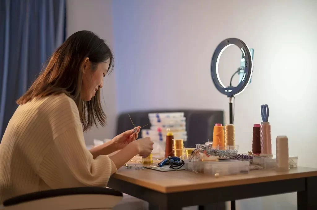 中年女性适合做什么副业,靠谱又能稳定创收不麻烦?