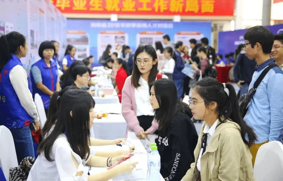 中戏毕业找兼职,好就业方向有哪些?明星经验也参考!