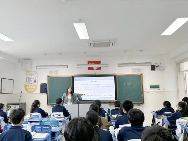 中学文化能干啥兼职?校园文化岗、反诈宣传都行!