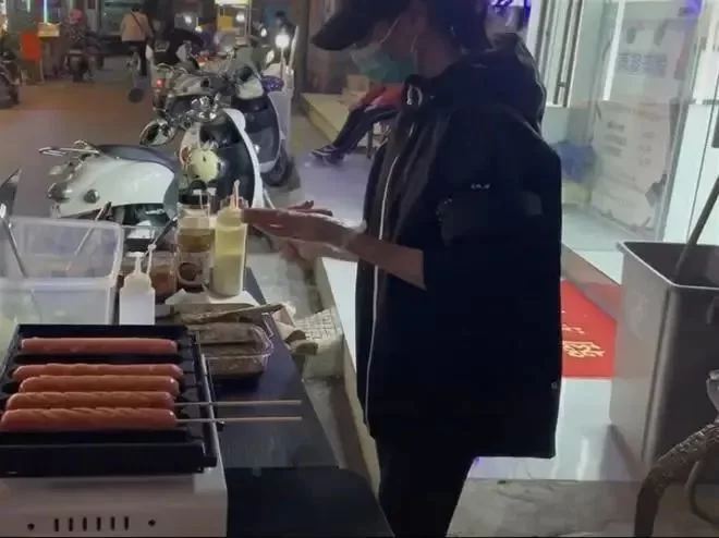 下班兼职摆摊,卖啥好?适合下班后摆摊的啥最受欢迎?
