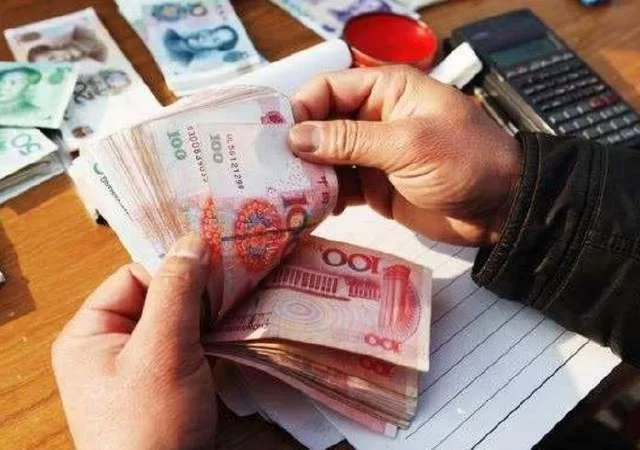下班兼职跑滴滴还是送外卖哪个更赚钱时间还自由?