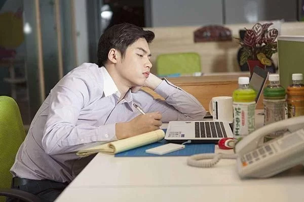 上班族靠谱副业兼职有哪些？下班后在家也能轻松赚钱？