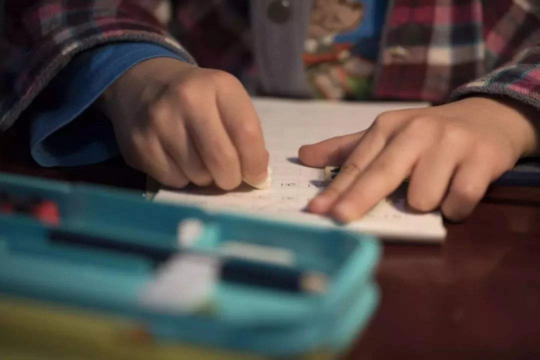 不会写作业，女性上班族做什么副业靠谱又不影响上班？