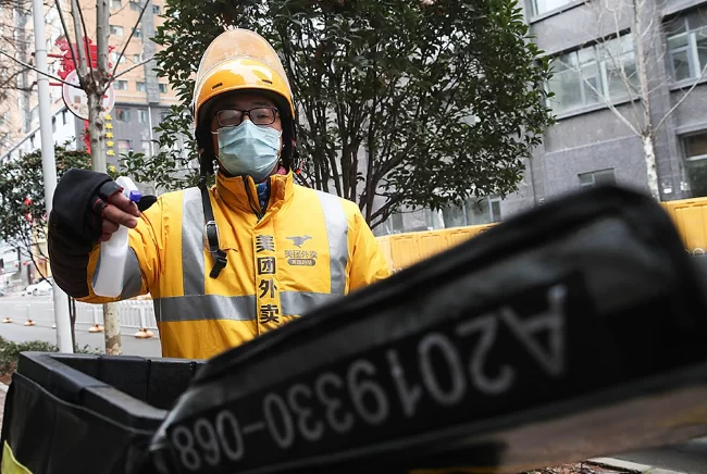 下雨天送外卖兼职好吗？配送费涨必须出骑手愿意送吗？