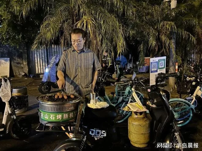 下班后摆摊卖烤肠，这副业靠谱一个人能做还赚钱吗？