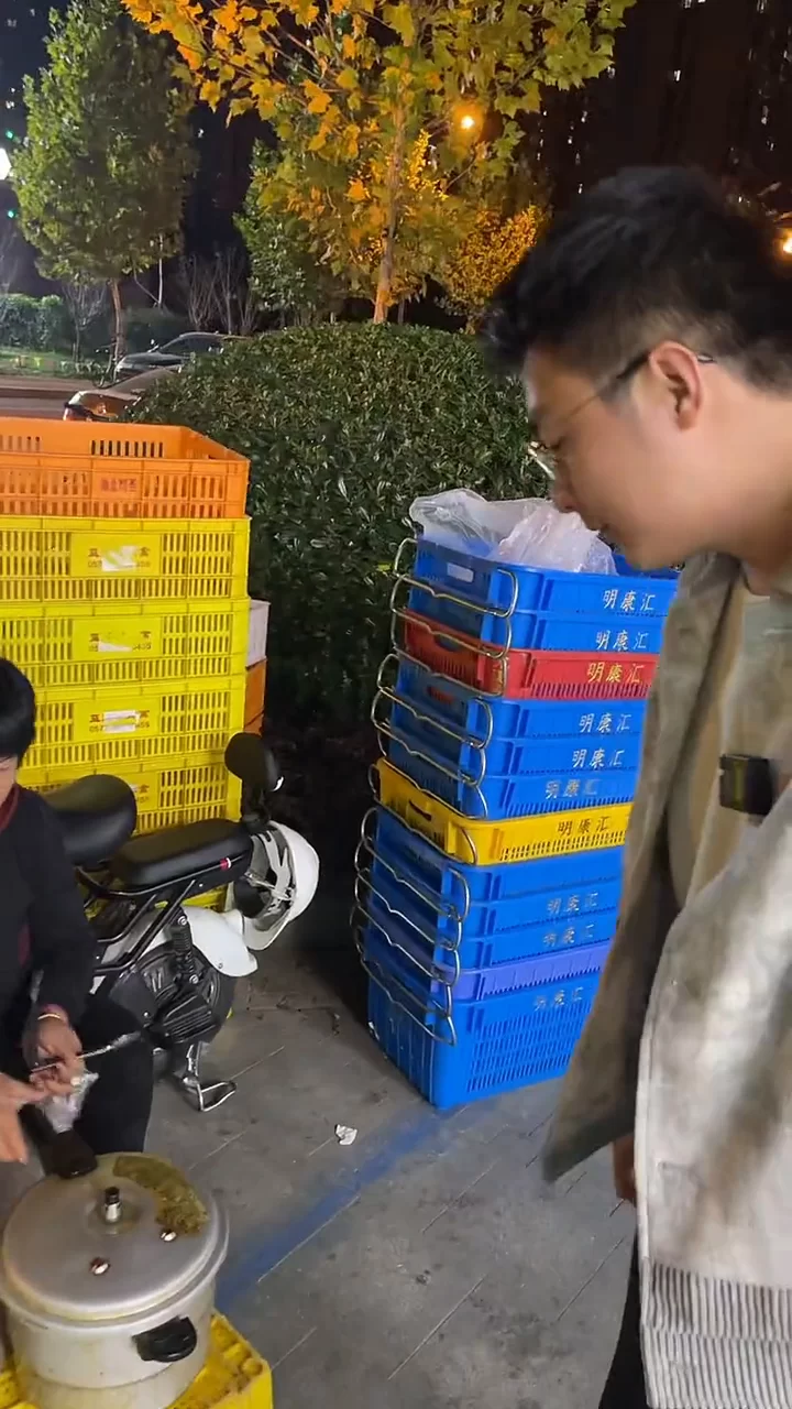 下班后兼职副业，摆摊卖啥能赚钱成本低还少踩坑？